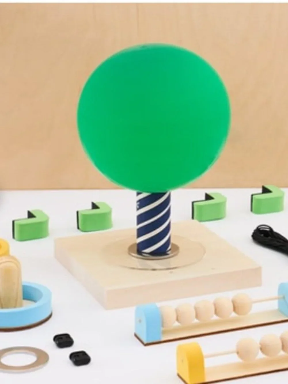 NEW Kiwi Crate Air Hockey Subscription Box by KiwiCo (Ages 5+) STEM SCIENCE TOY